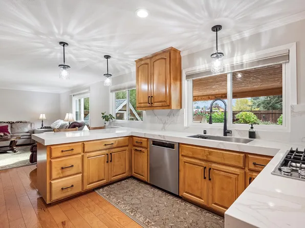 8091 Hill Drive, Sebastopol, CA 95472