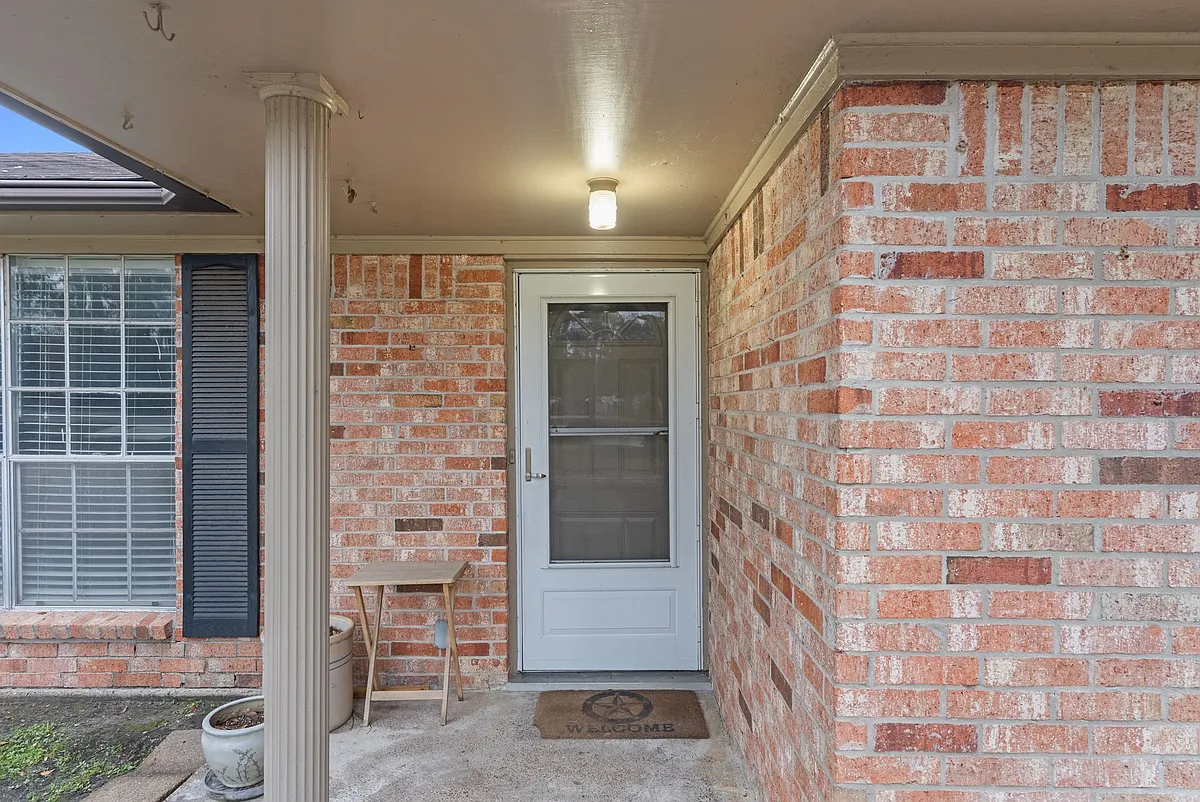 Building Photo - 12420 Mile Dr #12420