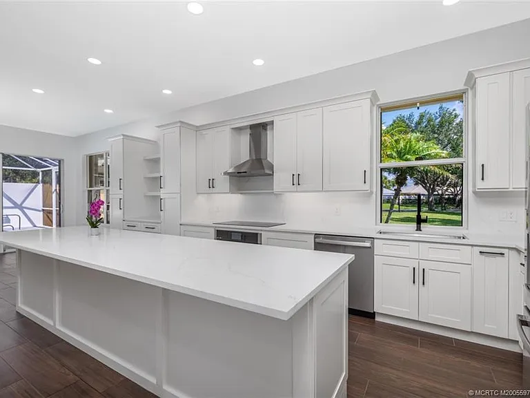 2198 SW Mayflower Dr — Photo 17