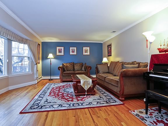 3rd image of 364 Rose Ct