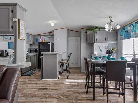 5th image of 10255 Railroad Dr