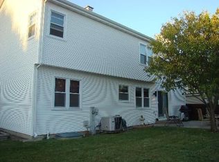 223 Brookwood Ln E, Bolingbrook, IL