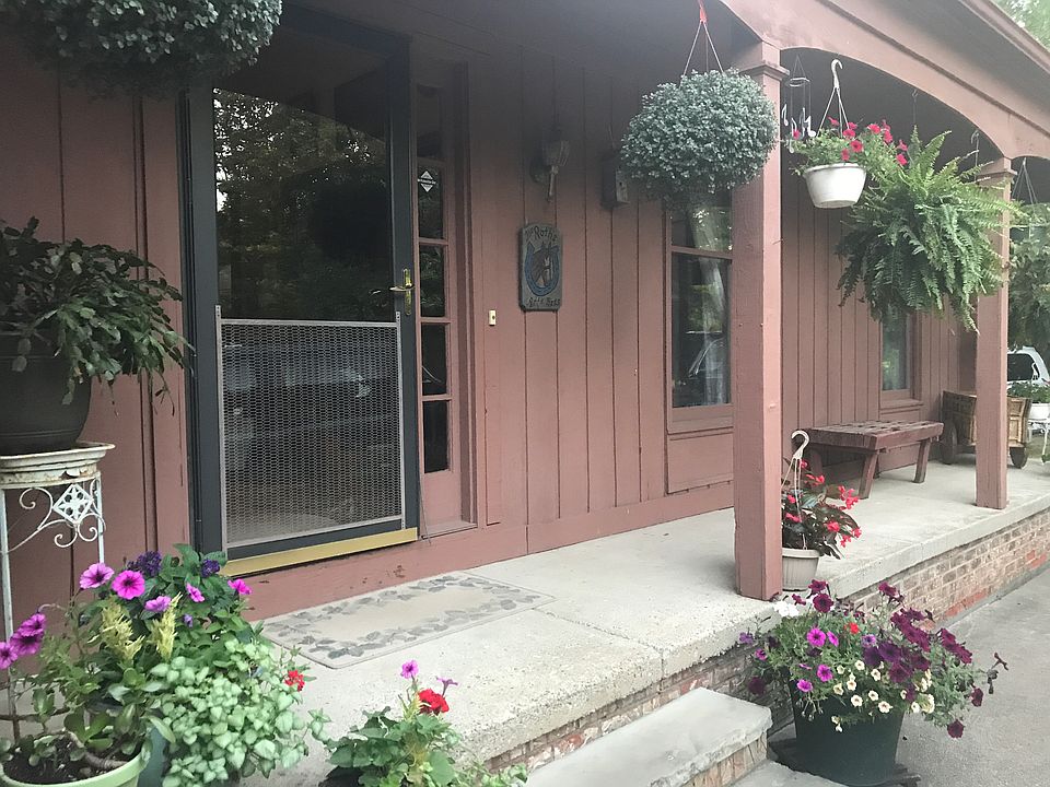 1st image of 19510 Colonial Ct