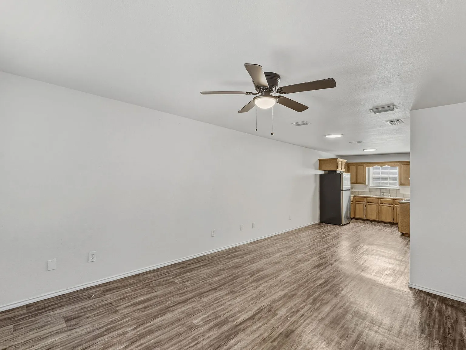 315 Gastel Circle — Photo 2
