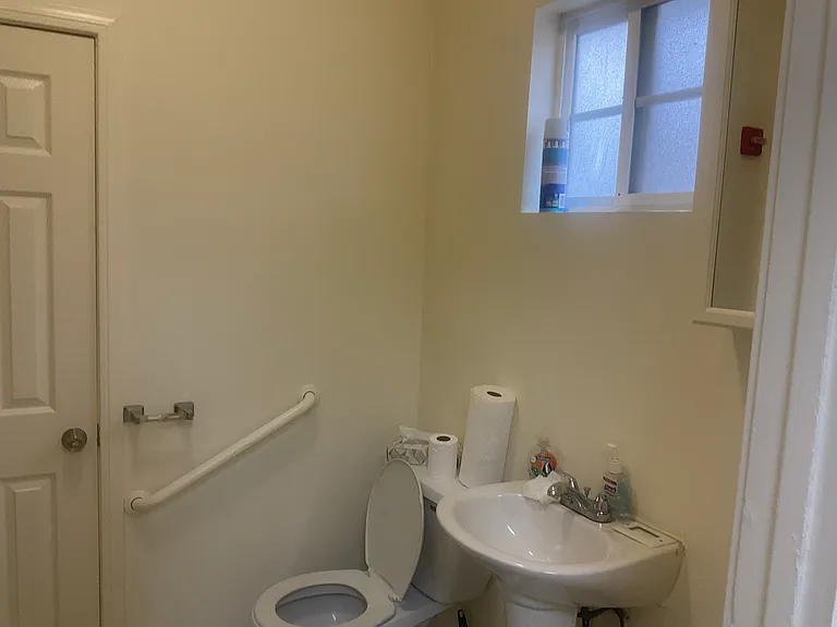 1412 W Jefferson Blvd — Photo 18