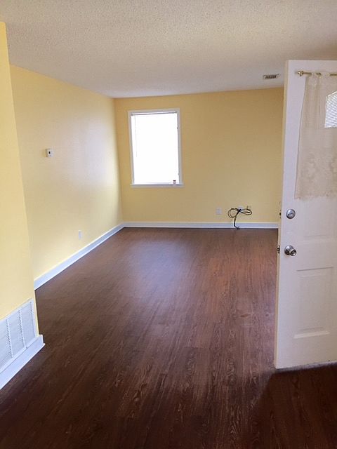 1st image of 1033 Woodbury St
