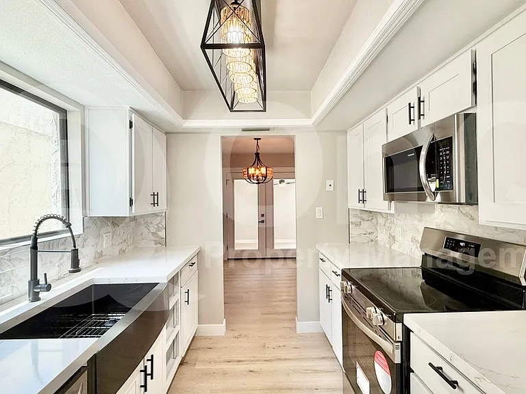1775 N Terrace Cir — Photo 3