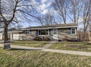 510 W Hunter St, Sullivan, IL 61951