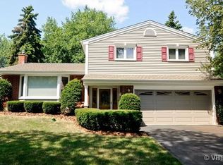 2128 N Cherry Hill Dr, Arlington Heights, IL 60004