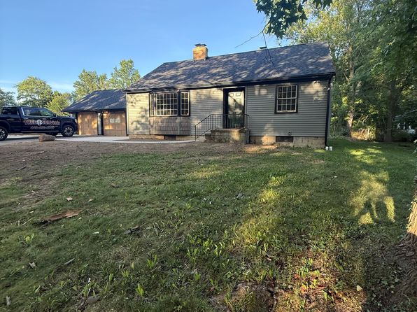 1132 S Main St