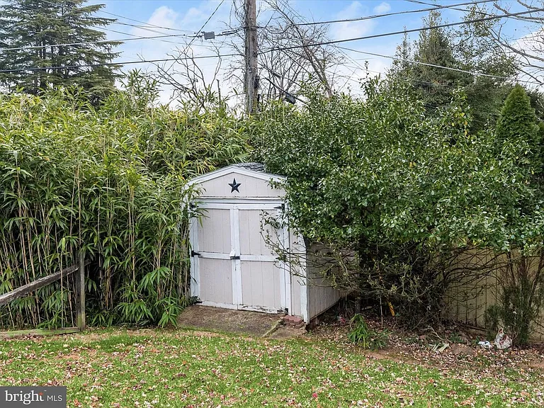 51 E Timonium Rd — Photo 38