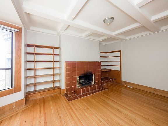 3rd image of 1025 Jones St