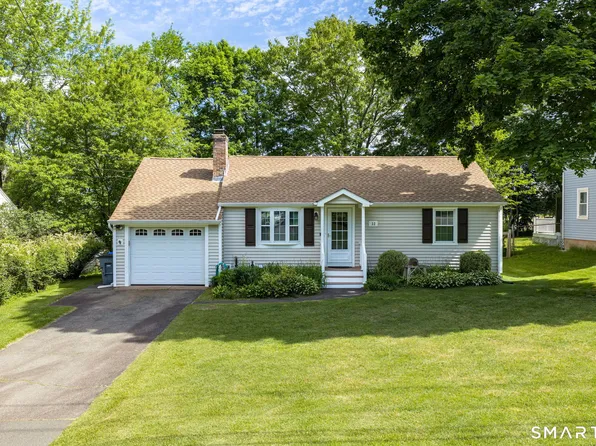 32 Parsons Road, Enfield, CT 06082