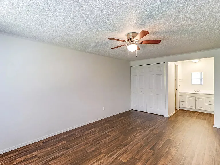 Meadowdale Apartments — Photo 7