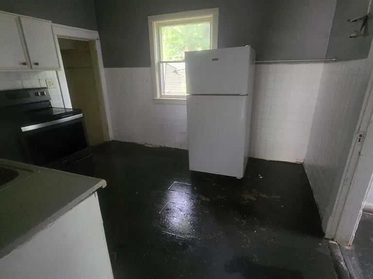 542 Orena Ave — Photo 5