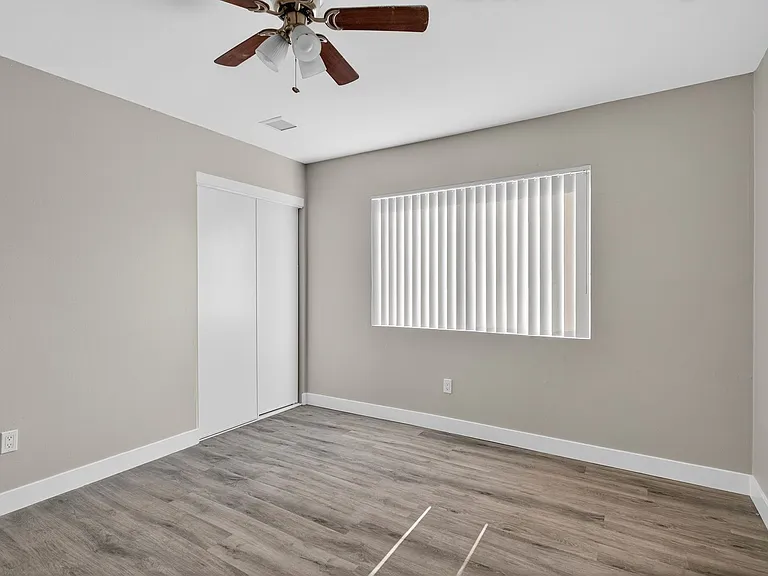 13392-13400 Magnolia Street — Photo 29