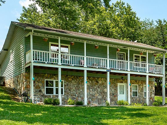 5th image of 2158 Duckett Ln