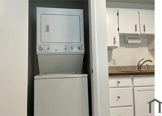 2 bed, 720 sqft, $1,200 — Photo 3
