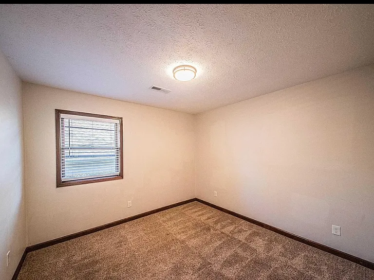 830 Sanders Ave — Photo 22