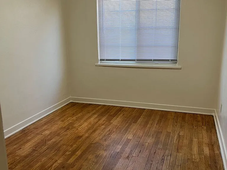 Regina Apartments — Photo 28