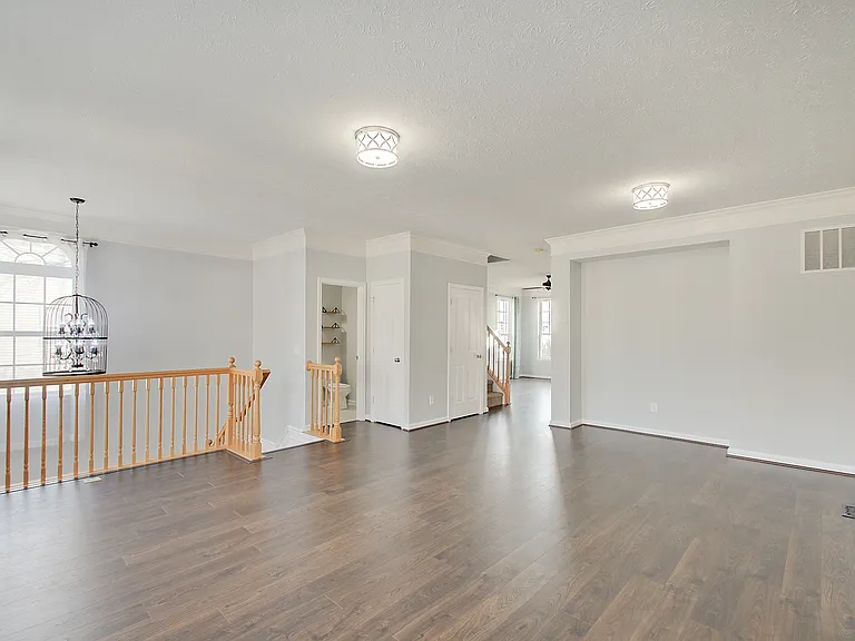 9465 Tanhurst Dr — Photo 9