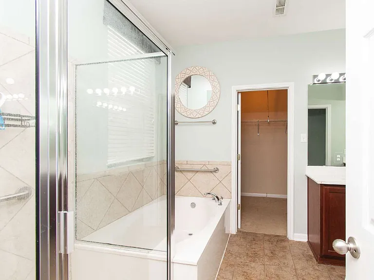 421 Shadowpoint — Photo 21