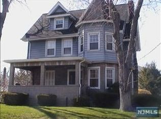 829 Prospect Ave, Ridgefield, NJ 07657