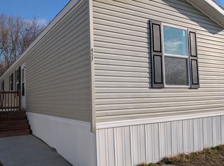 457 Apple St, Westland, MI 48186