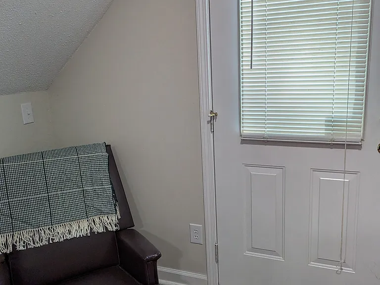 E Sandhurst Dr — Photo 5