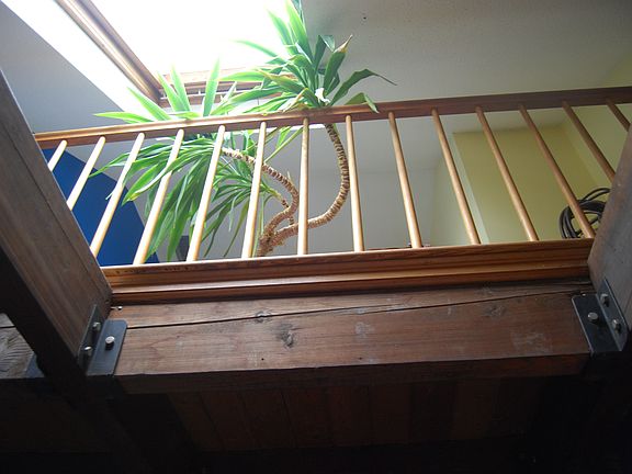 Loft/Balcony