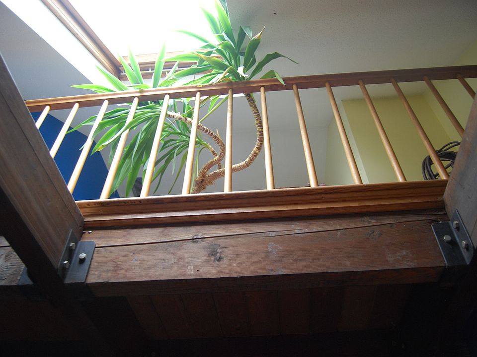 Loft/Balcony
