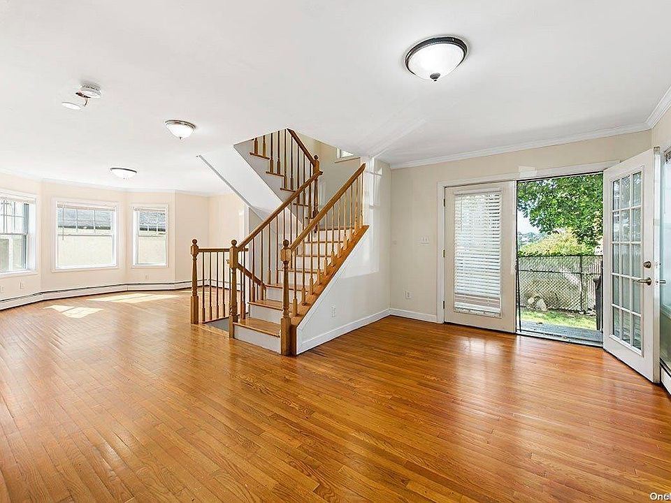 1st image of 136 N High Street