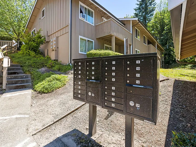 49 NE Torval Canyon Rd #17 — Photo 7