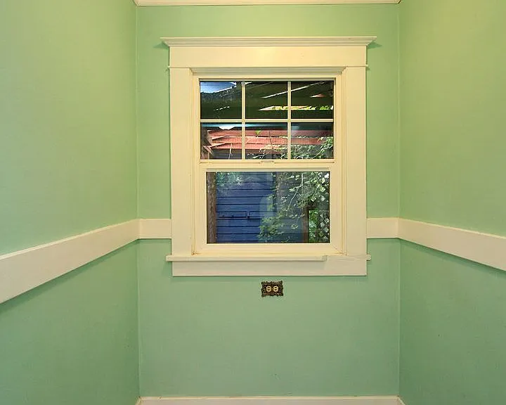 141 NE Bryant St — Photo 14