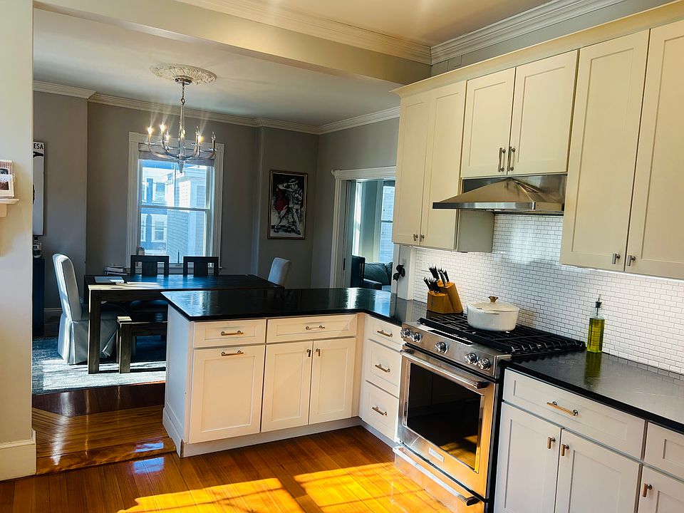 1st image of 33 Boylston St #2