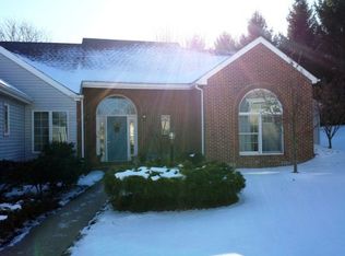 116 Colonial Ct, State College, PA 16801