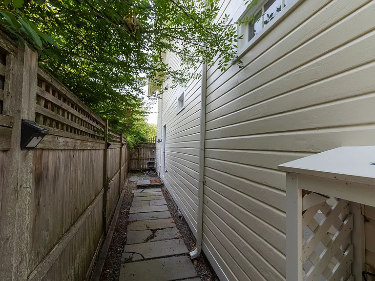 200 Whitfield St — Photo 18