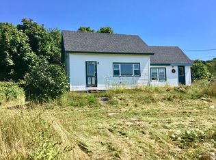 16 E Boston Rd, Vinalhaven, ME 04863