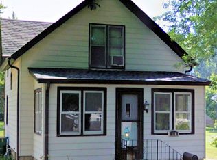 128 N Hadsall St, Genoa, IL 60135