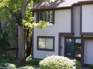 513 Carberry Hl, Brighton, MI