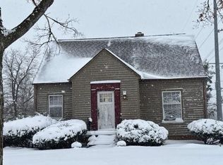 1739 C Ave NW, Cedar Rapids, IA 52405