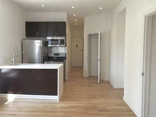 Rented by Albert Attias, LREB | media 6