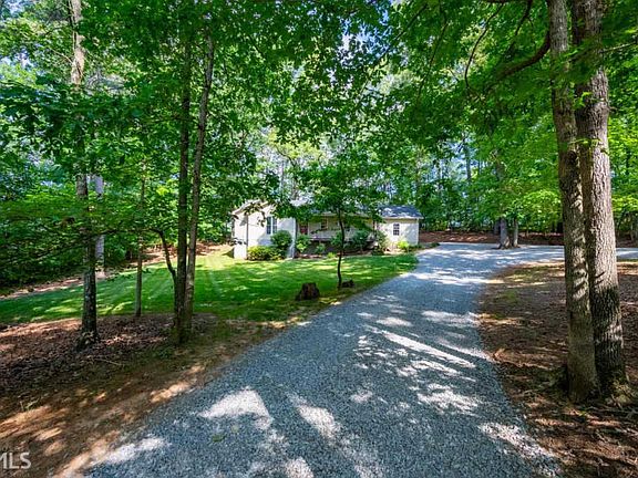 5th image of 235 Mountain Springs Dr