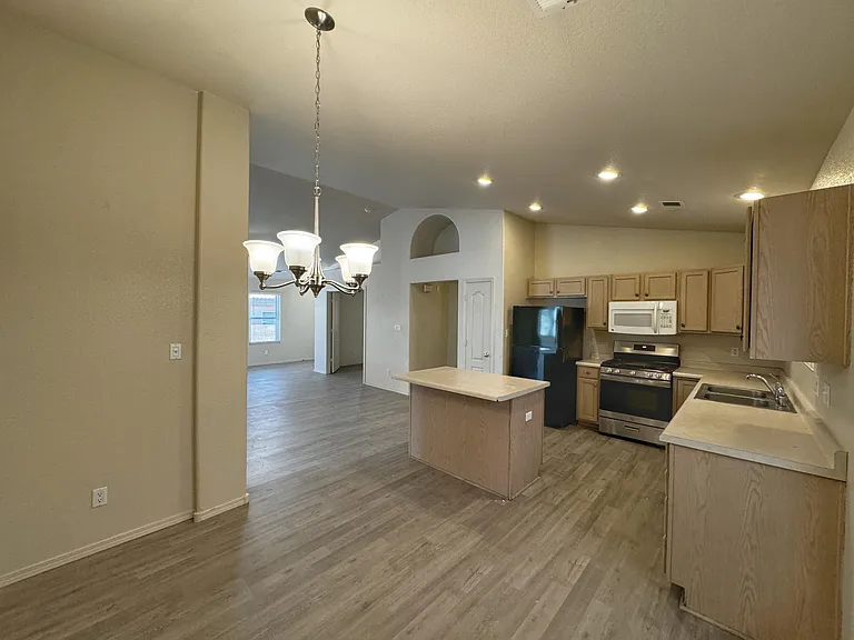 7152 Elk Creek Rd NE — Photo 11