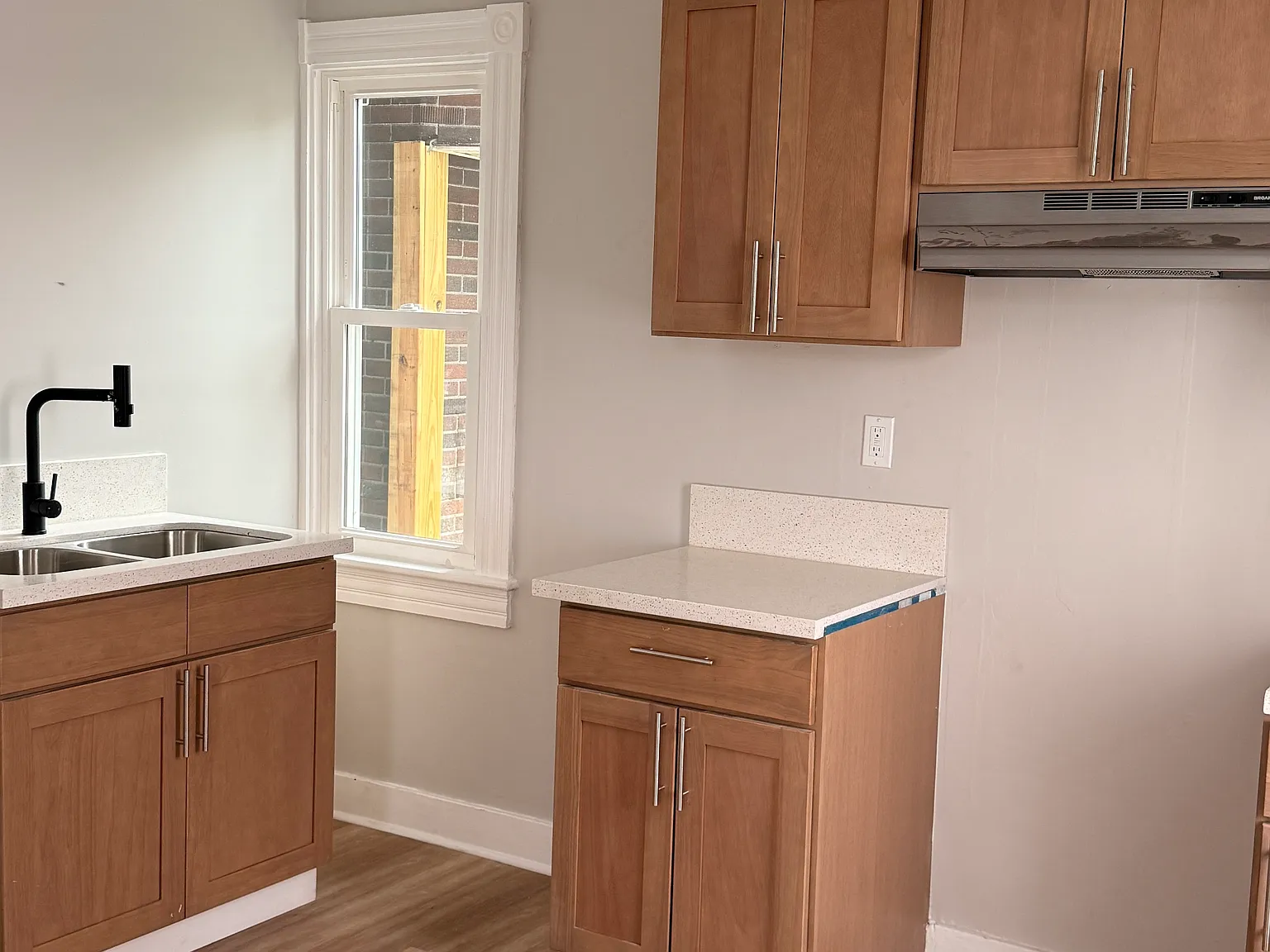 3 bed, 1200 sqft, $925 — Photo 3