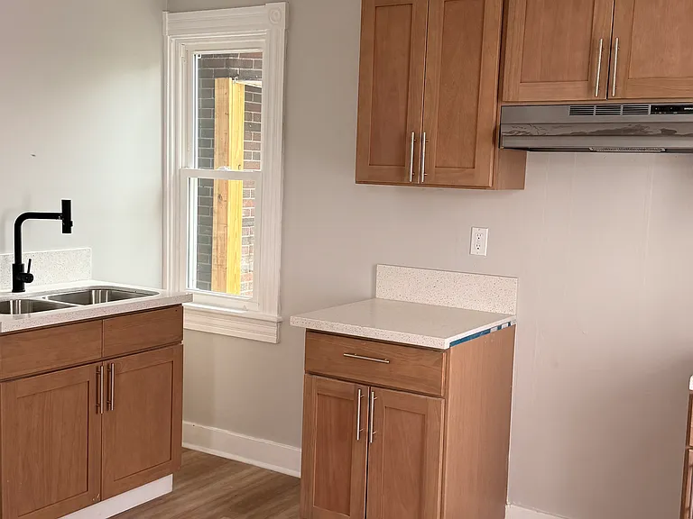 422 Grand Ave #1 — Photo 3
