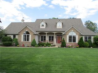 6980 Country View Dr, Valley City, OH 44280