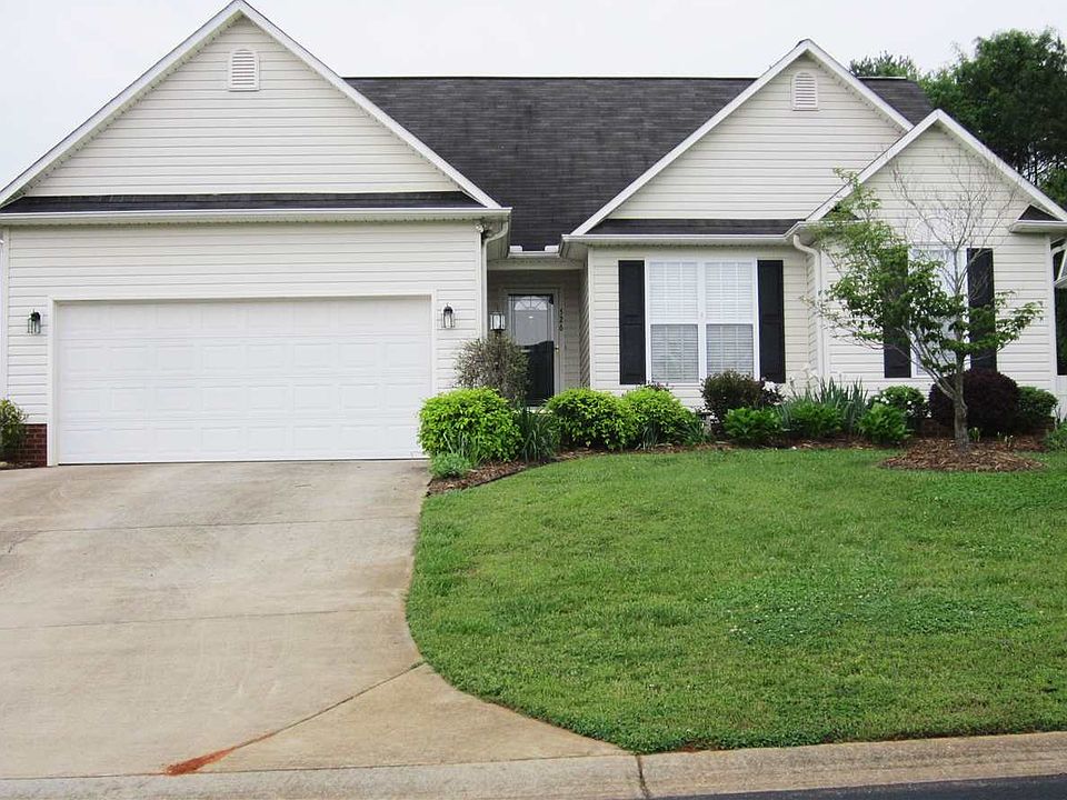 2nd image of 526 Plantation Creek Dr