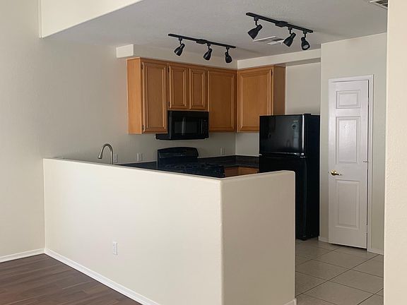 5th image of 10245 S Maryland Pkwy Unit 253
