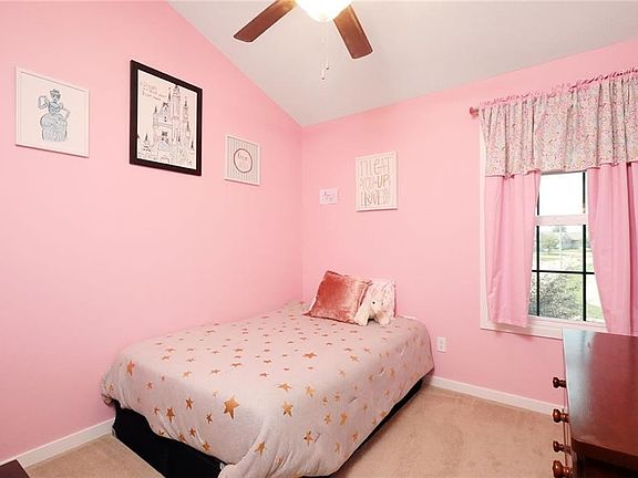 4th image of 1245 Crestview Dr